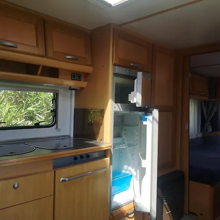 Roca Caravan Hébergement de vacances *